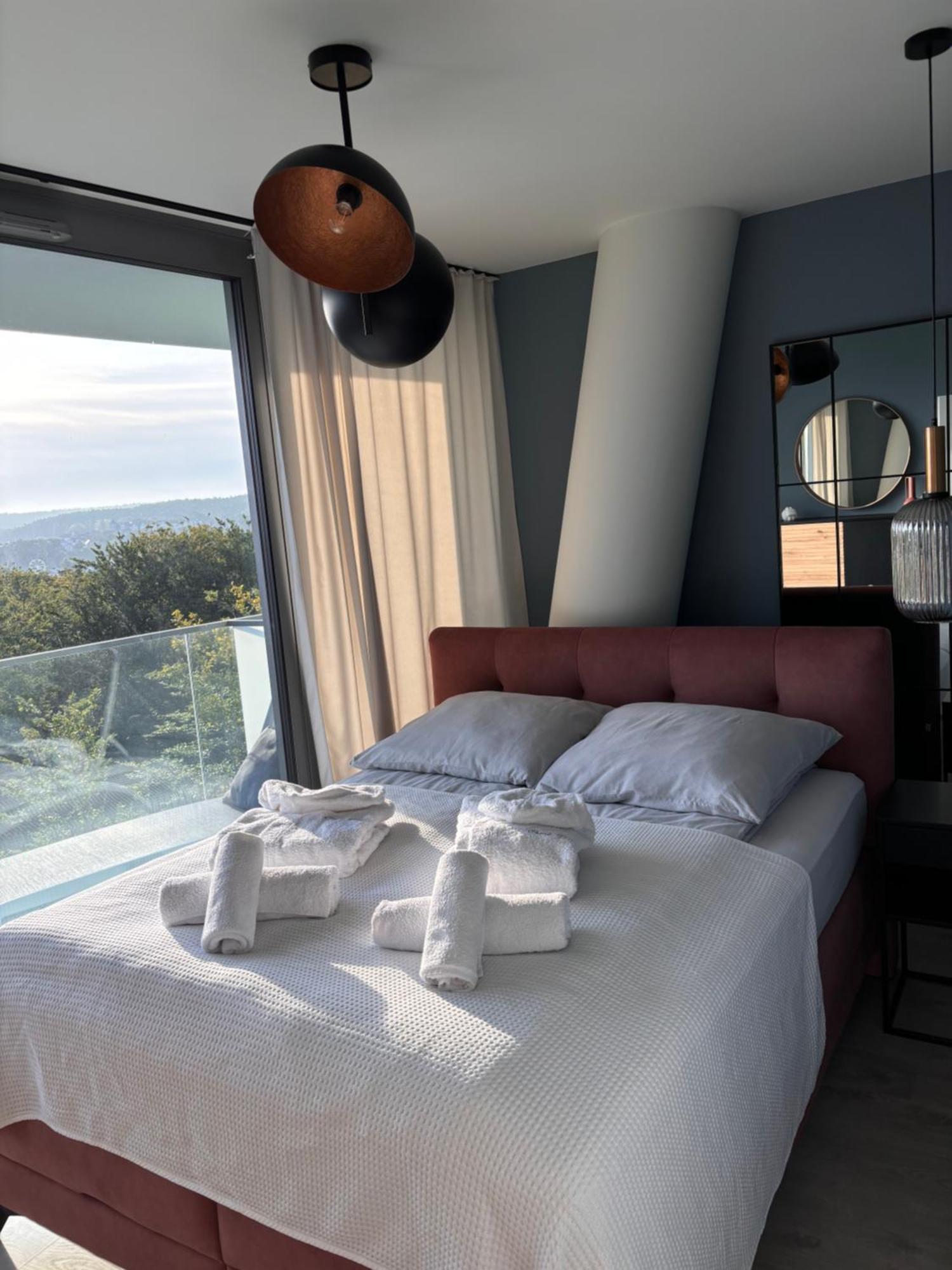 Crest View 777th - & Seaview *